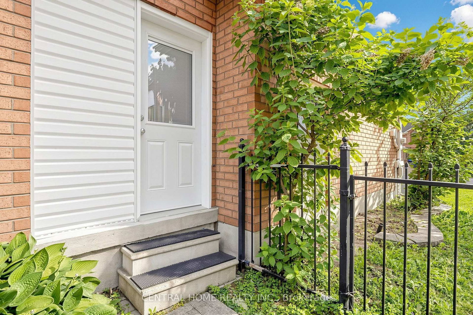 BASEMENT UNIT 2 - 307 Alex Doner Drive, Newmarket 5