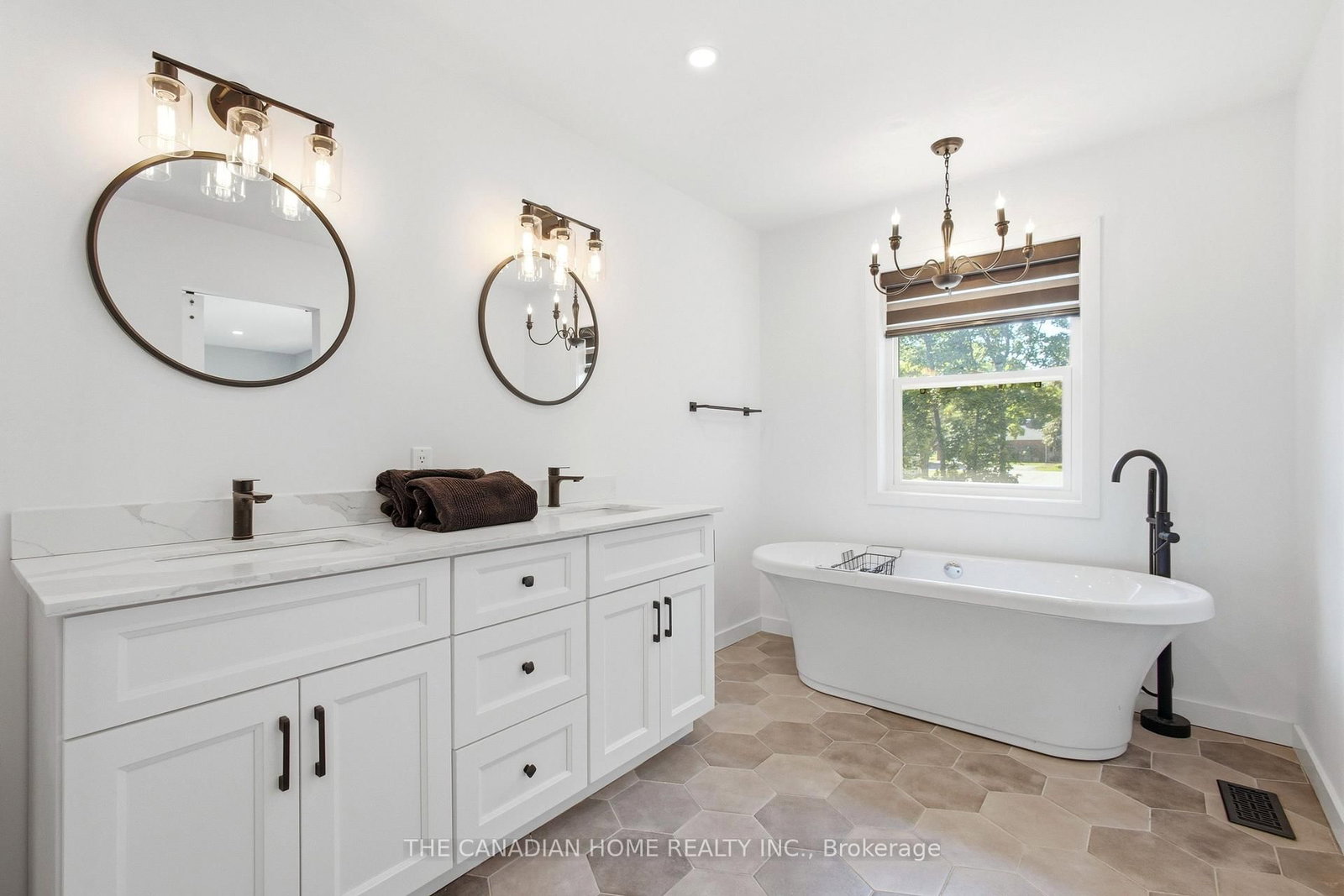 179 Church Street • Georgina, ON photo 16
