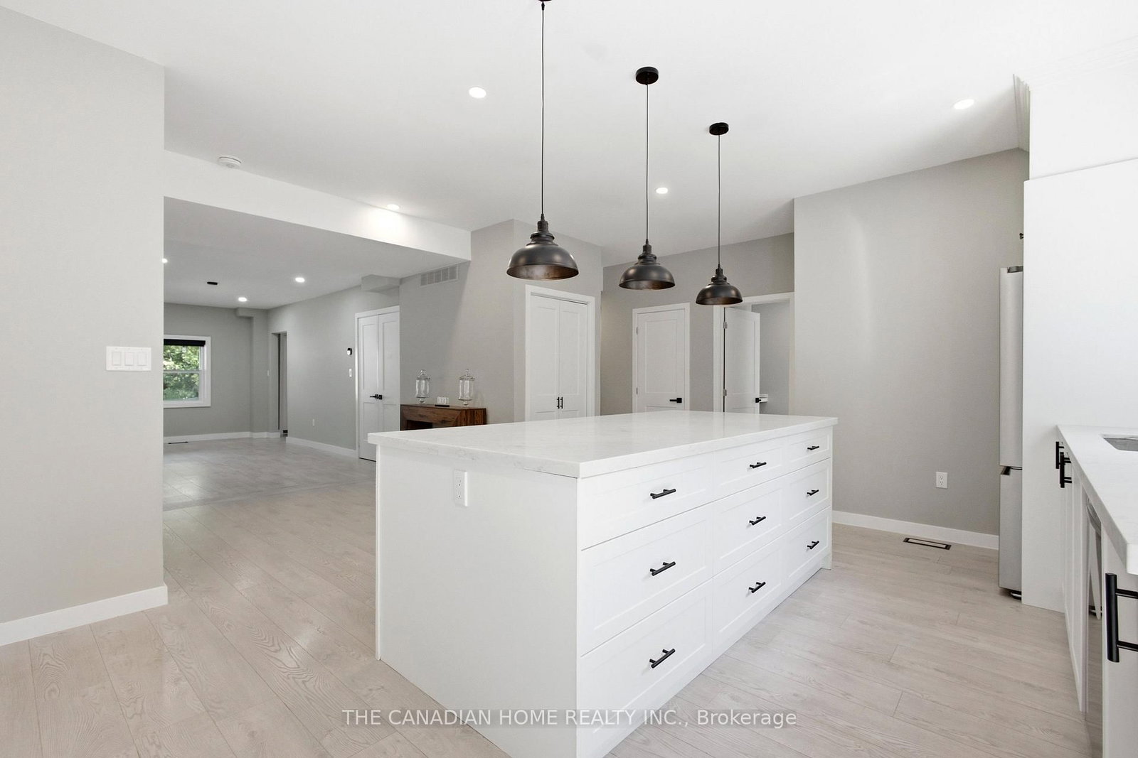 179 Church Street • Georgina, ON photo 8