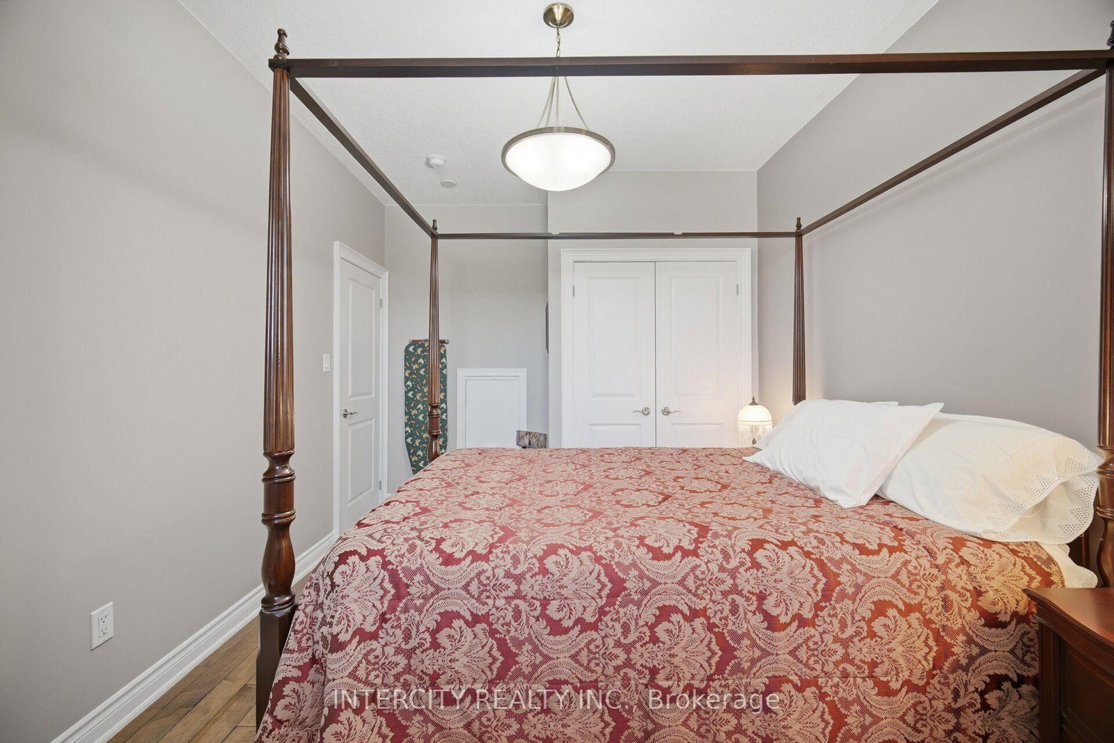 4 Petersen Place • King, ON photo 32