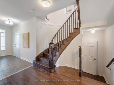 119 Walter Sinclair Court • Richmond Hill, ON photo 3