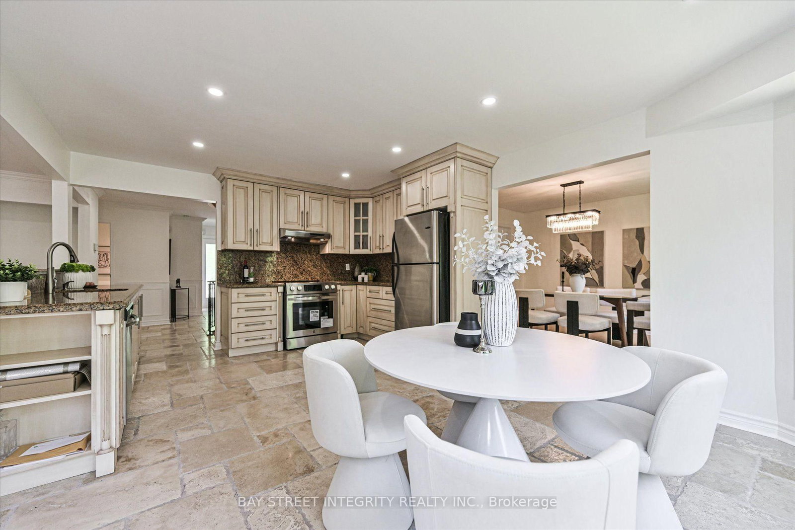151 Old Surrey Lane • Richmond Hill, ON photo 11