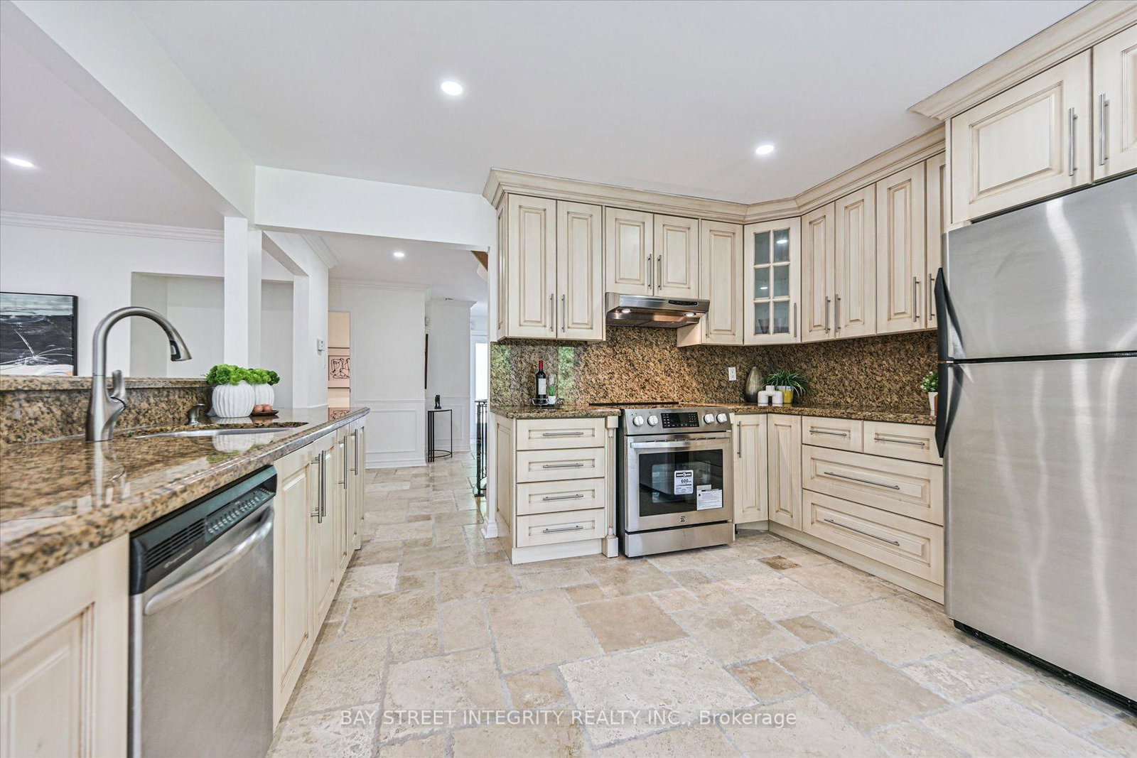 151 Old Surrey Lane • Richmond Hill, ON photo 12