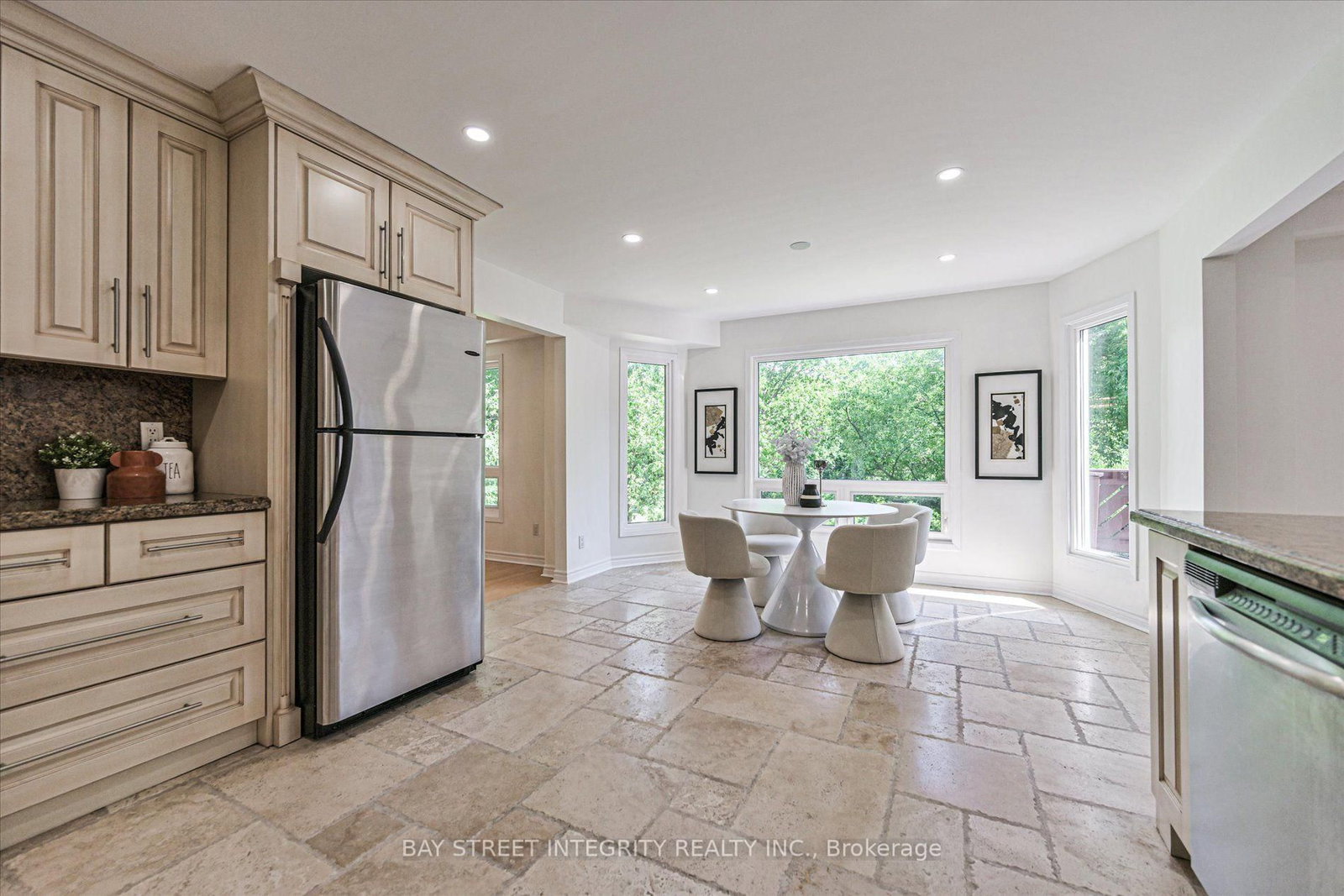 151 Old Surrey Lane • Richmond Hill, ON photo 14