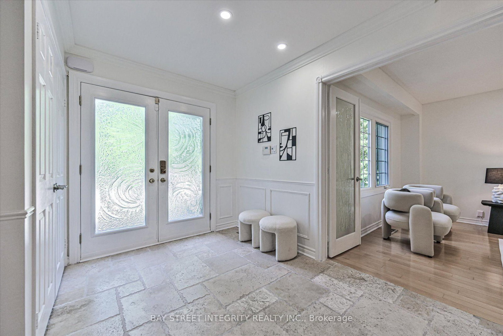 151 Old Surrey Lane • Richmond Hill, ON photo 3