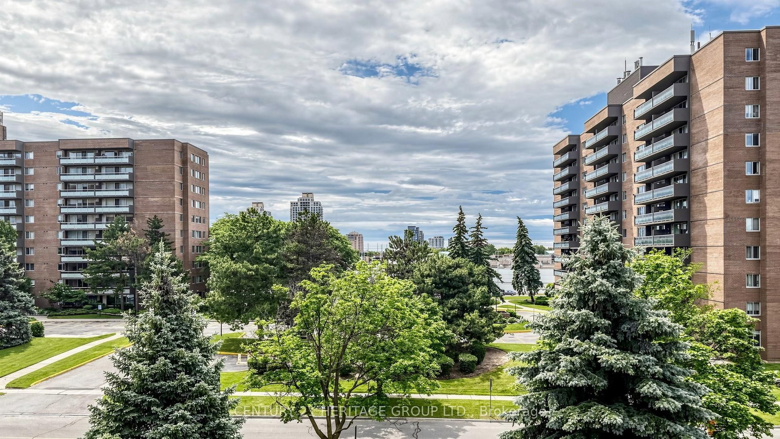 40 Baif Boulevard • #406 • Richmond Hill, ON photo 38