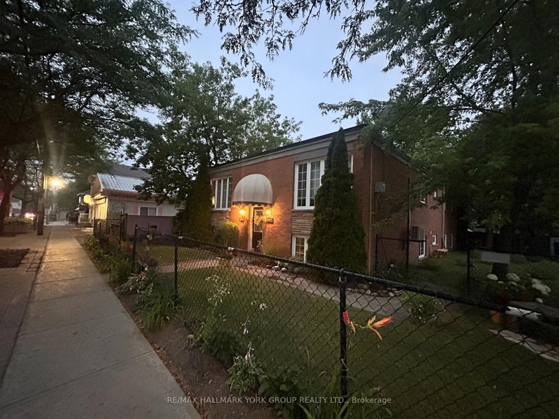 948 Lake Dr E photo 2