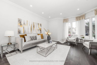11 Fortune Crescent • Richmond Hill, ON photo 2