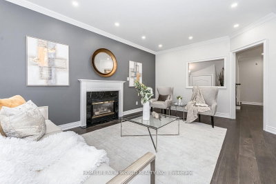 11 Fortune Crescent • Richmond Hill, ON photo 8