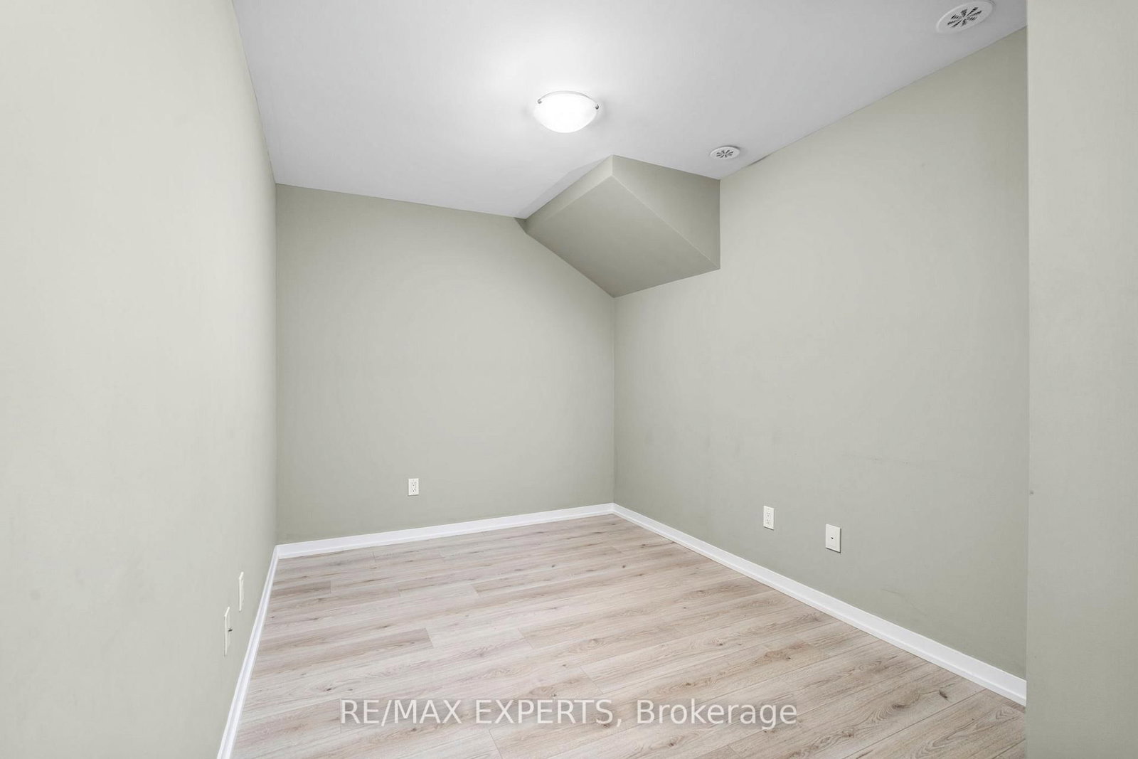26 Bruce Street • #A04 • Vaughan, ON photo 14