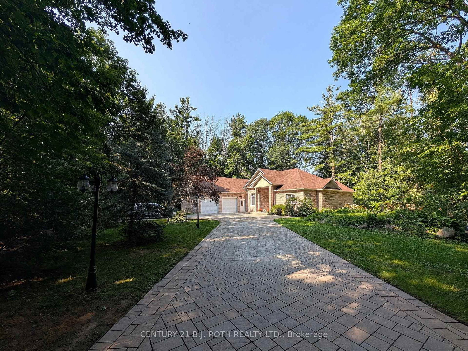 3925 Algoma Avenue • Innisfil, ON photo 1
