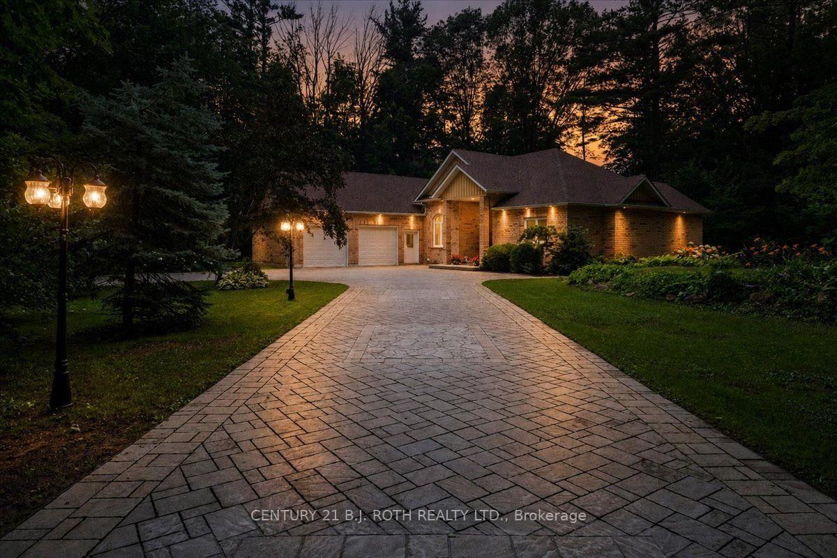 3925 Algoma Avenue • Innisfil, ON photo 2