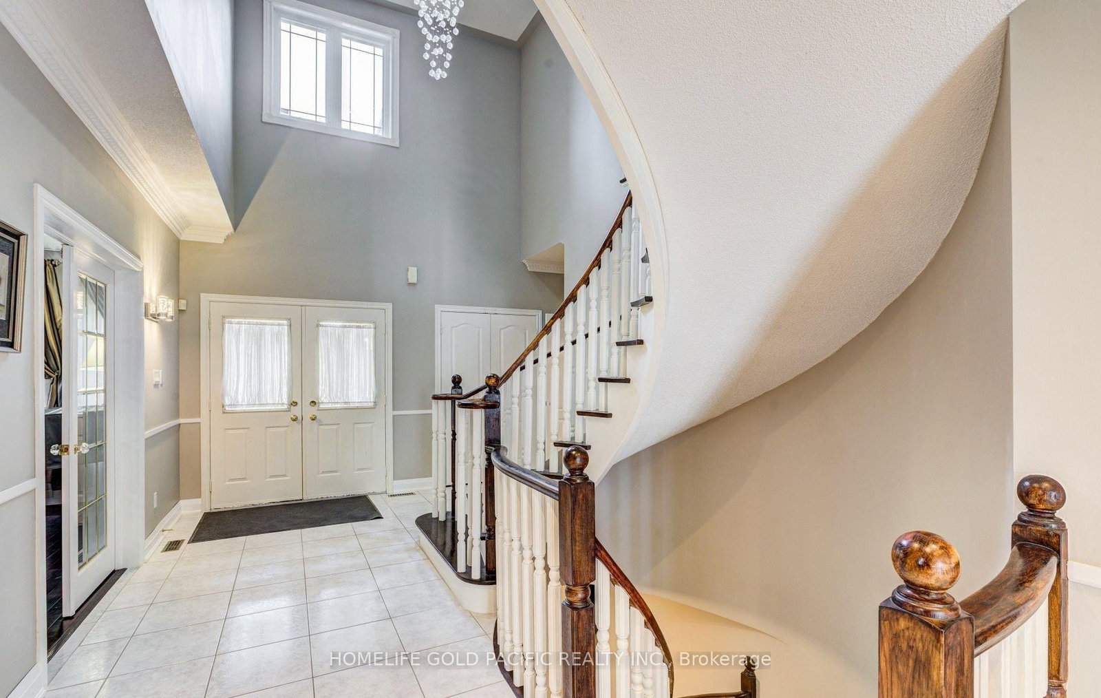 101 Clarendon Drive • Richmond Hill, ON photo 4