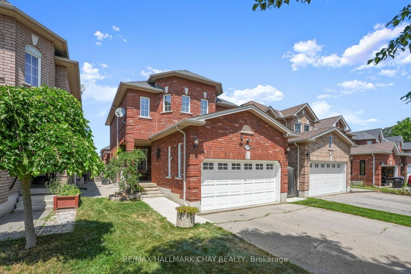 110 Henderson Crescent