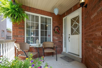 110 Henderson Crescent • New Tecumseth, ON photo 5