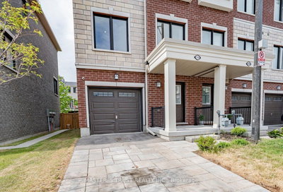 110 Covington Crescent • Whitchurch-Stouffville, ON photo 2