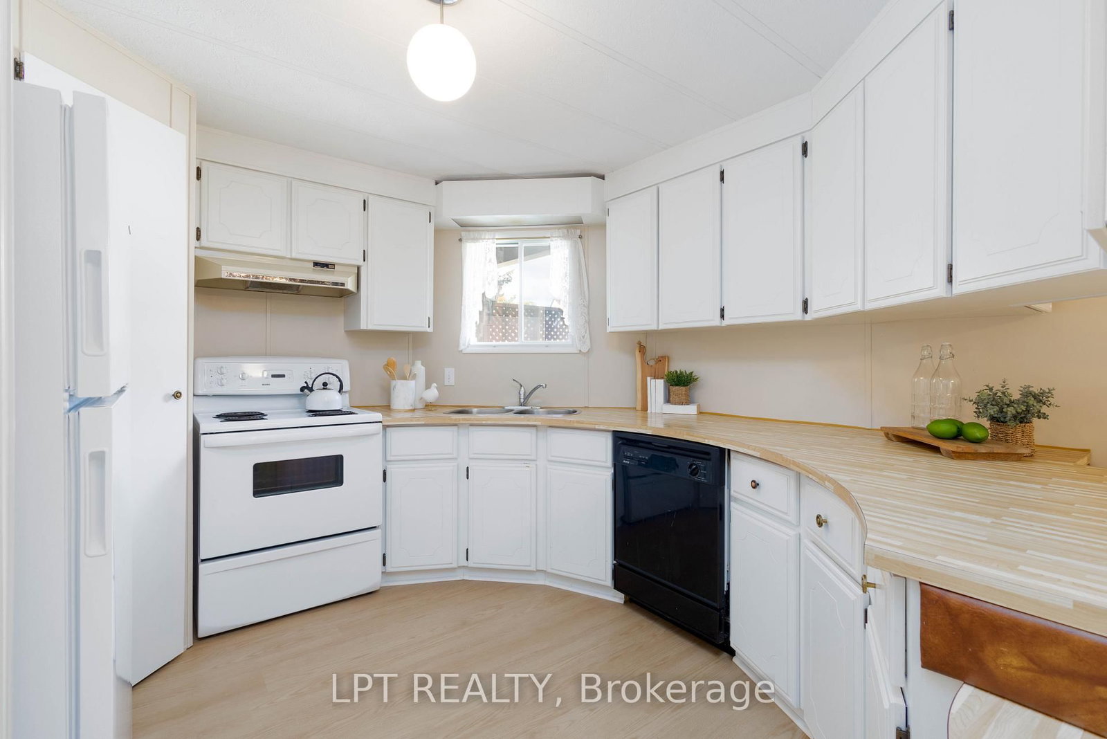 11 Geneva Court • Georgina, ON photo 10