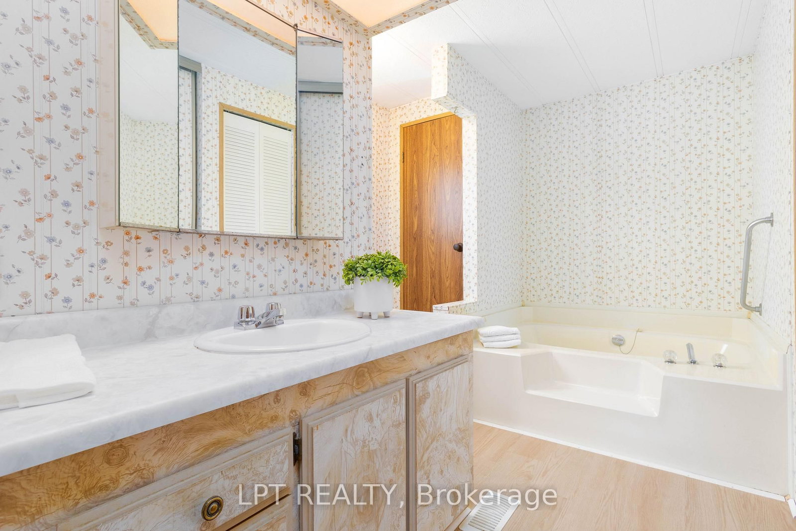 11 Geneva Court • Georgina, ON photo 15