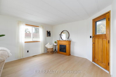 11 Geneva Court • Georgina, ON photo 8