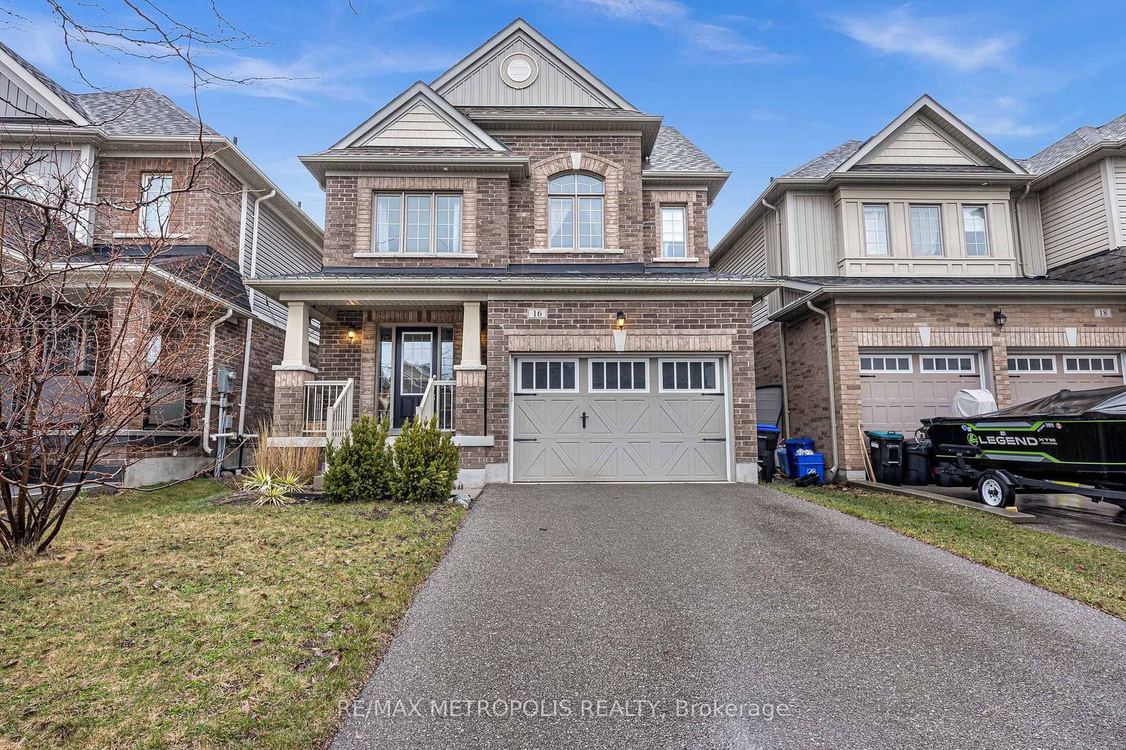 16 Treetops Boulevard • New Tecumseth, ON photo 3