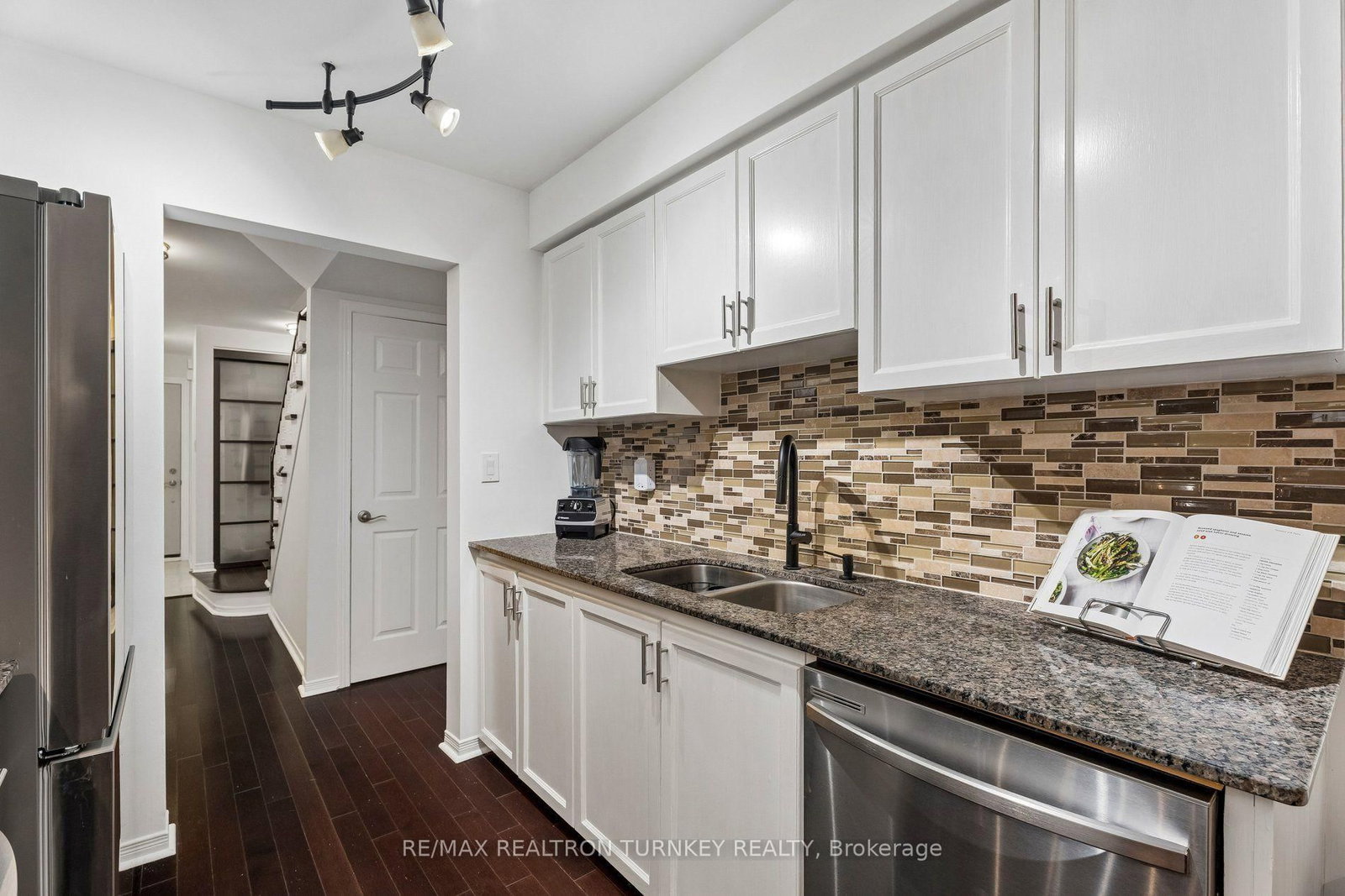 844 Playter Crescent • Newmarket, ON photo 16