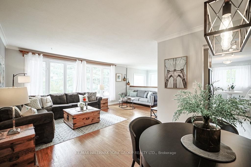 689 Sunnypoint Drive • Newmarket, ON photo 18