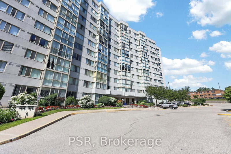 806 - 270 Davis Drive