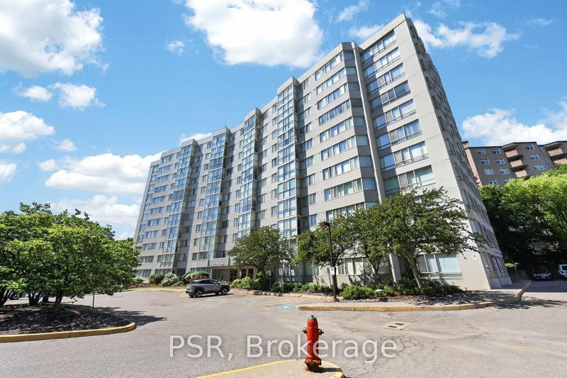806 - 270 Davis Drive