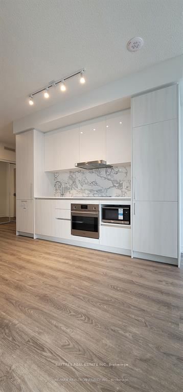 home for lease on 4106-195 Commerce Street