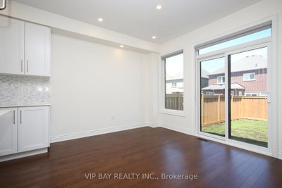 8 Tremoy Road • East Gwillimbury, ON photo 7