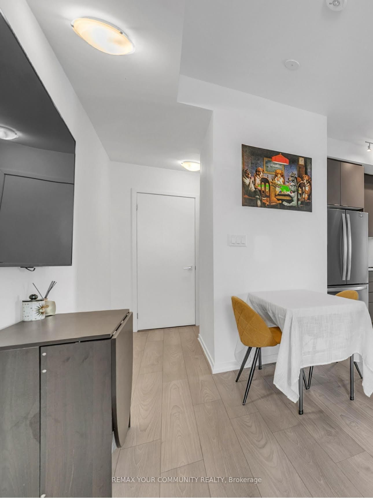 2-20 Lytham Green Circle • #191 • Newmarket, ON photo 4