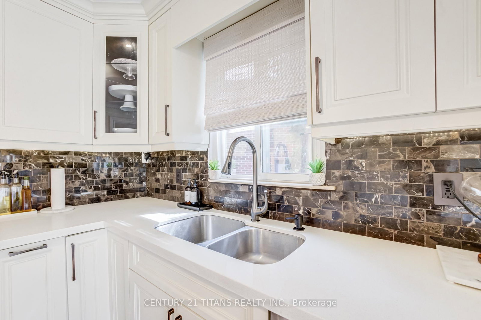 6 Blossom Court • Vaughan, ON photo 15