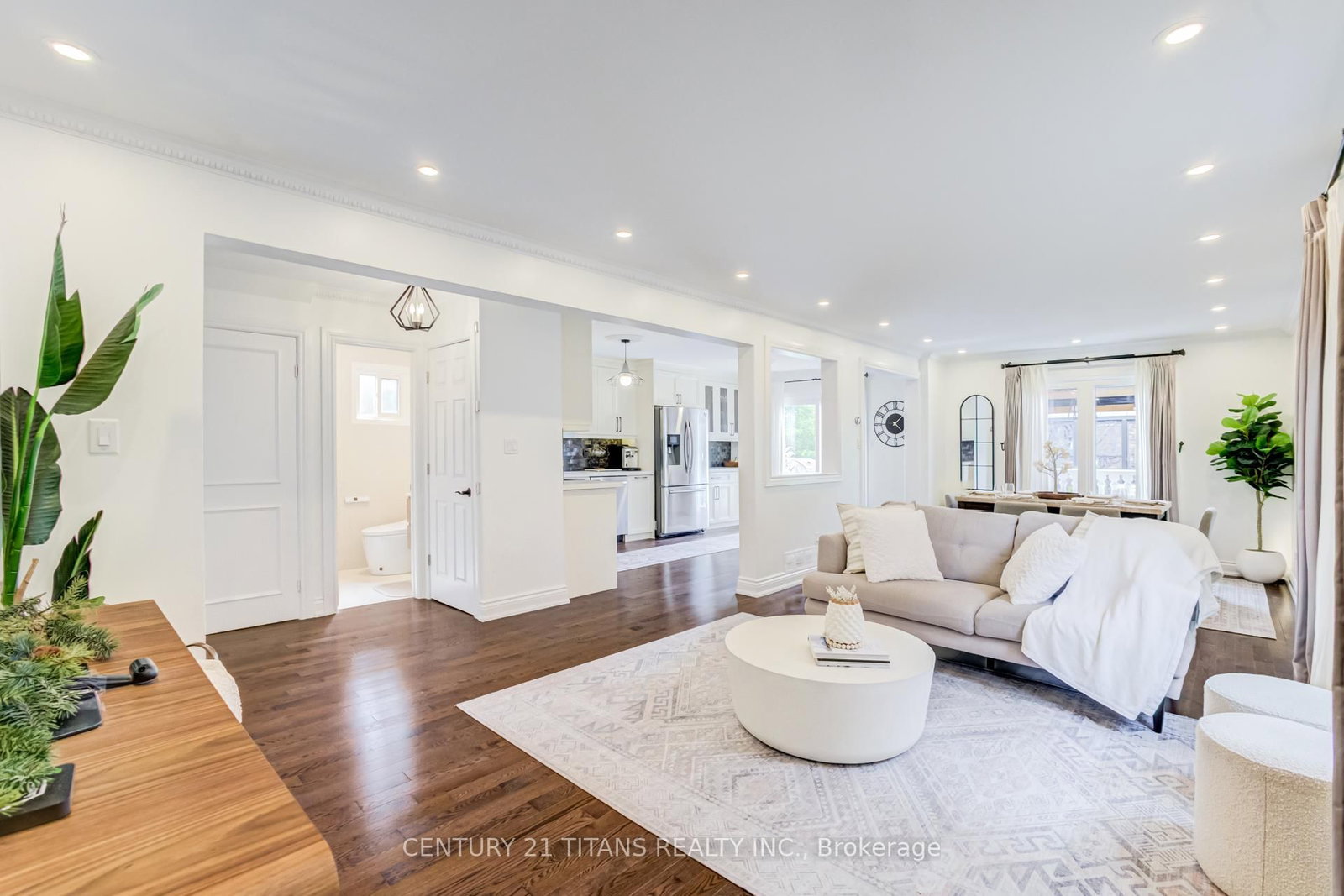 6 Blossom Court • Vaughan, ON photo 9