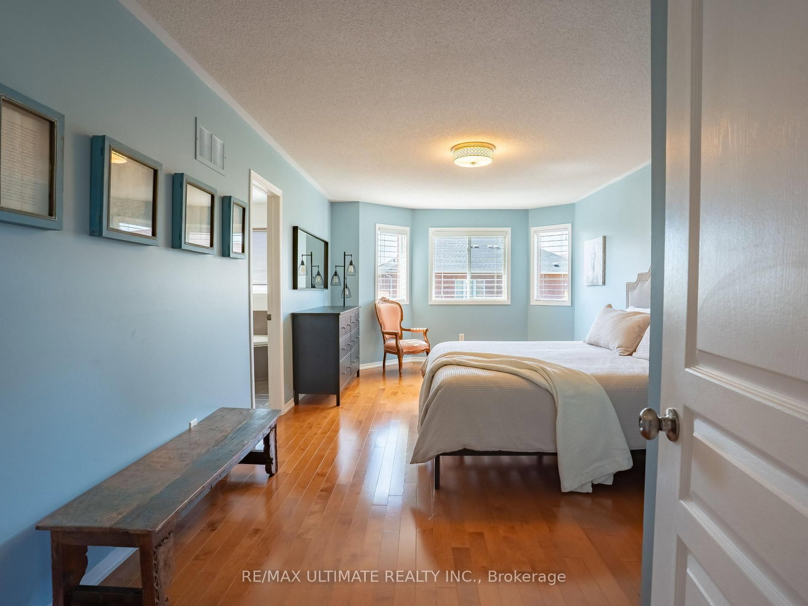 43 Shelbourne Drive • Vaughan, ON photo 14