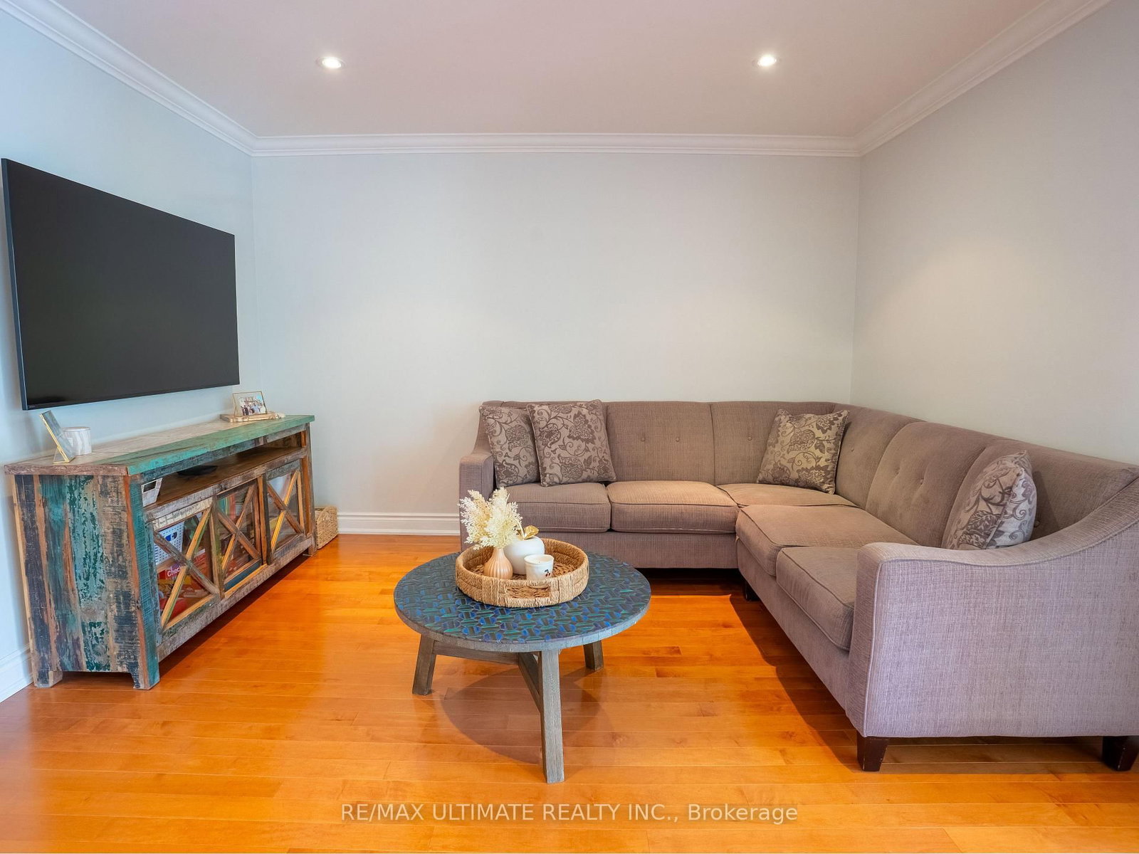 43 Shelbourne Drive • Vaughan, ON photo 9