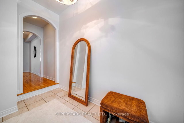 4 - 280 Paradelle Drive