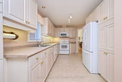 83 Bella Vista Trail • New Tecumseth, ON photo 6