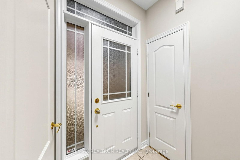 142 Mistywood Crescent W