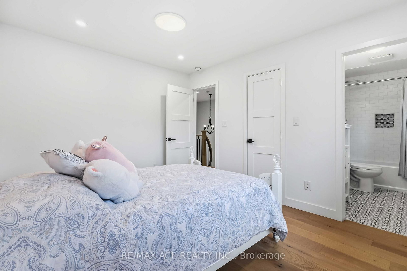 19 Barker Court • Markham, ON photo 36