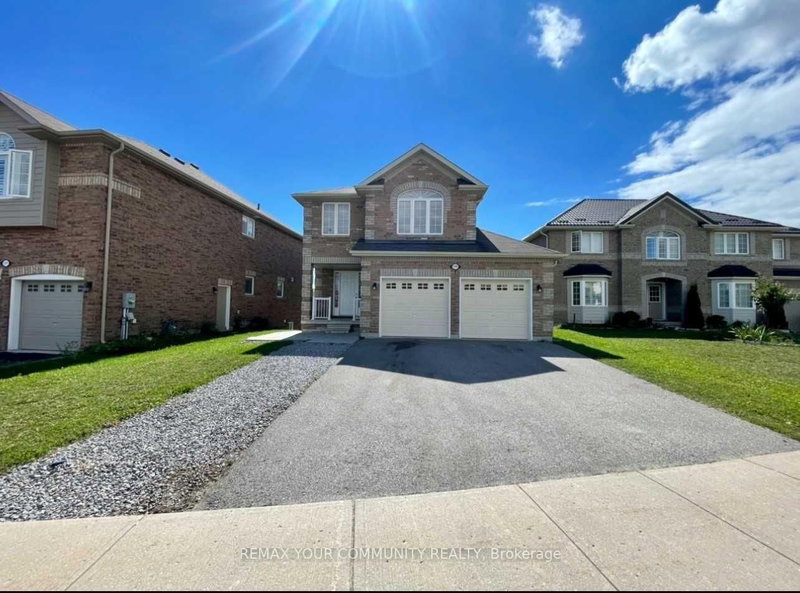 Main Floor - 1385 Hunter Street