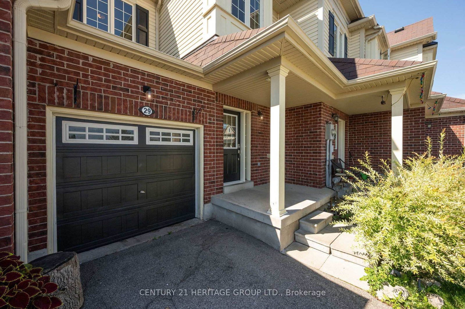 29 Ruthven Crescent • New Tecumseth, ON photo 2