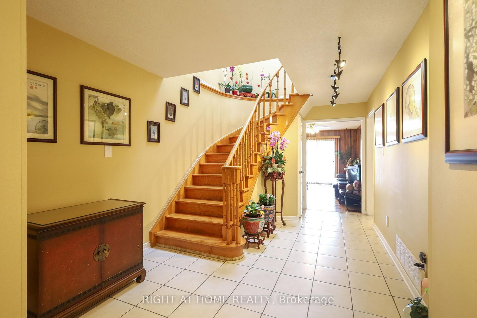 31 Stargell Crescent • Markham, ON photo 4