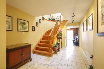 31 Stargell Crescent • Markham, ON photo 4