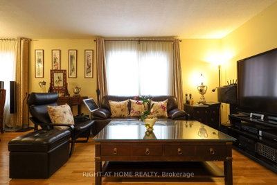 31 Stargell Crescent • Markham, ON photo 6