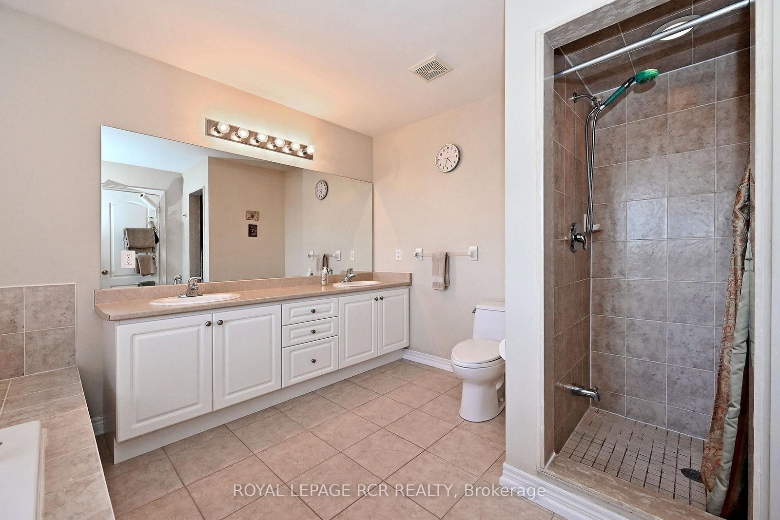 81 Woodbury Crescent • Newmarket, ON photo 25
