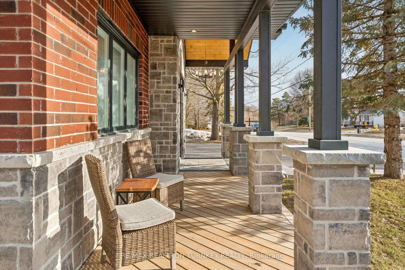 271 Main Street N • Uxbridge, ON photo 2
