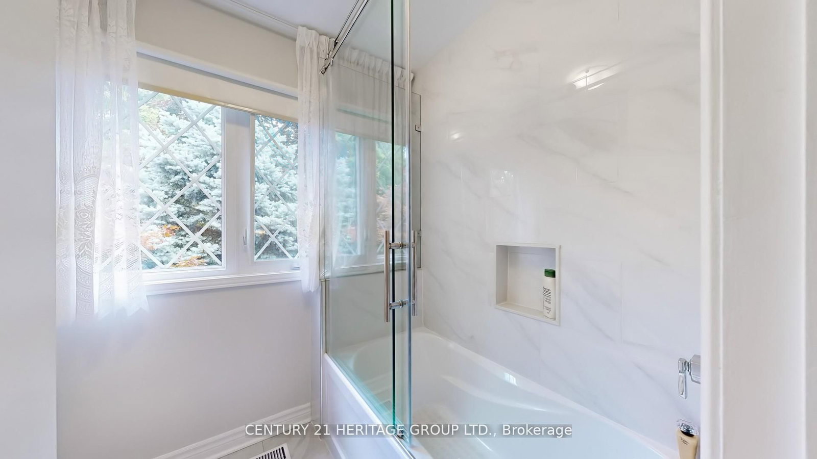 280 Henderson Avenue • Markham, ON photo 34