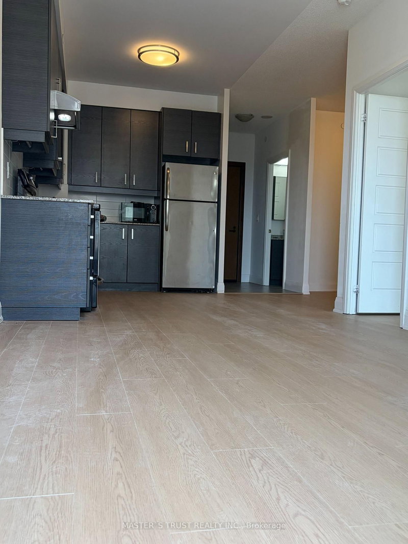 home for lease on 621-8228 Birchmount Road