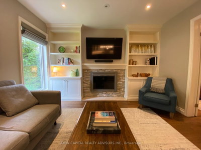 74 Eleanor Circle • Richmond Hill, ON photo 8