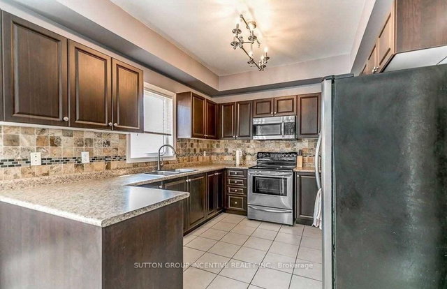 1305 Perniegie Crescent